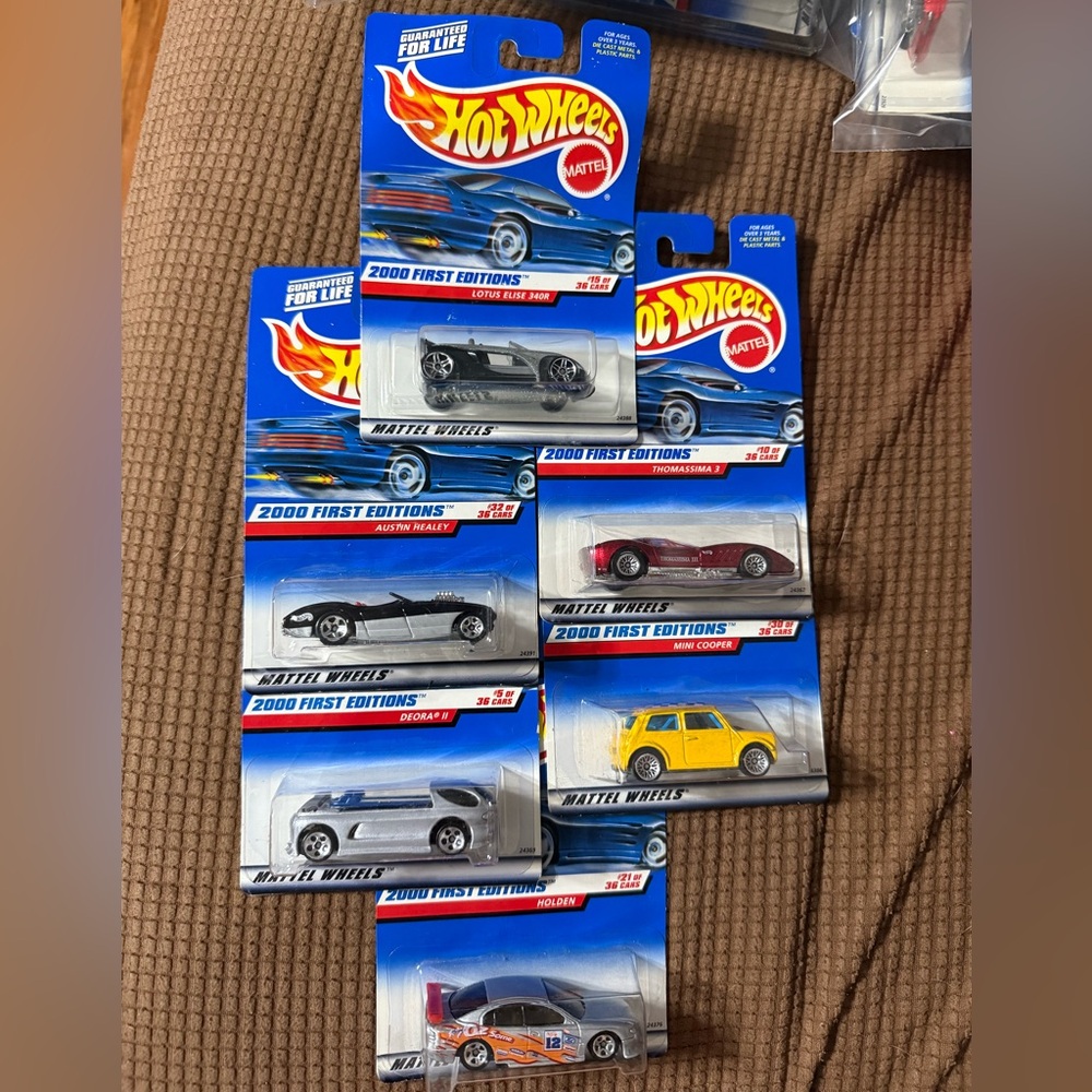 2000 First Editions Toy Car Set - HOTWHEELS